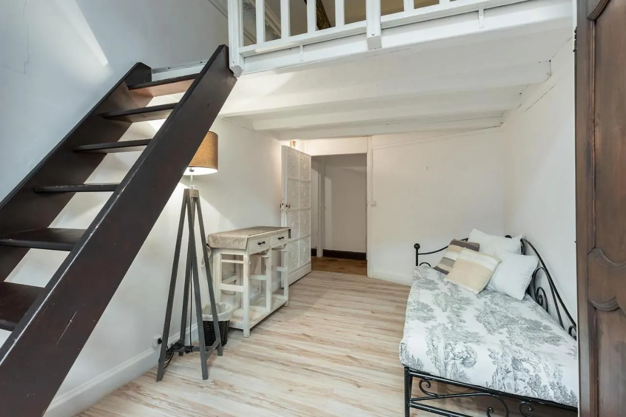 L'Oustaria 3 Bedrooms Apartment, Old Town Nice