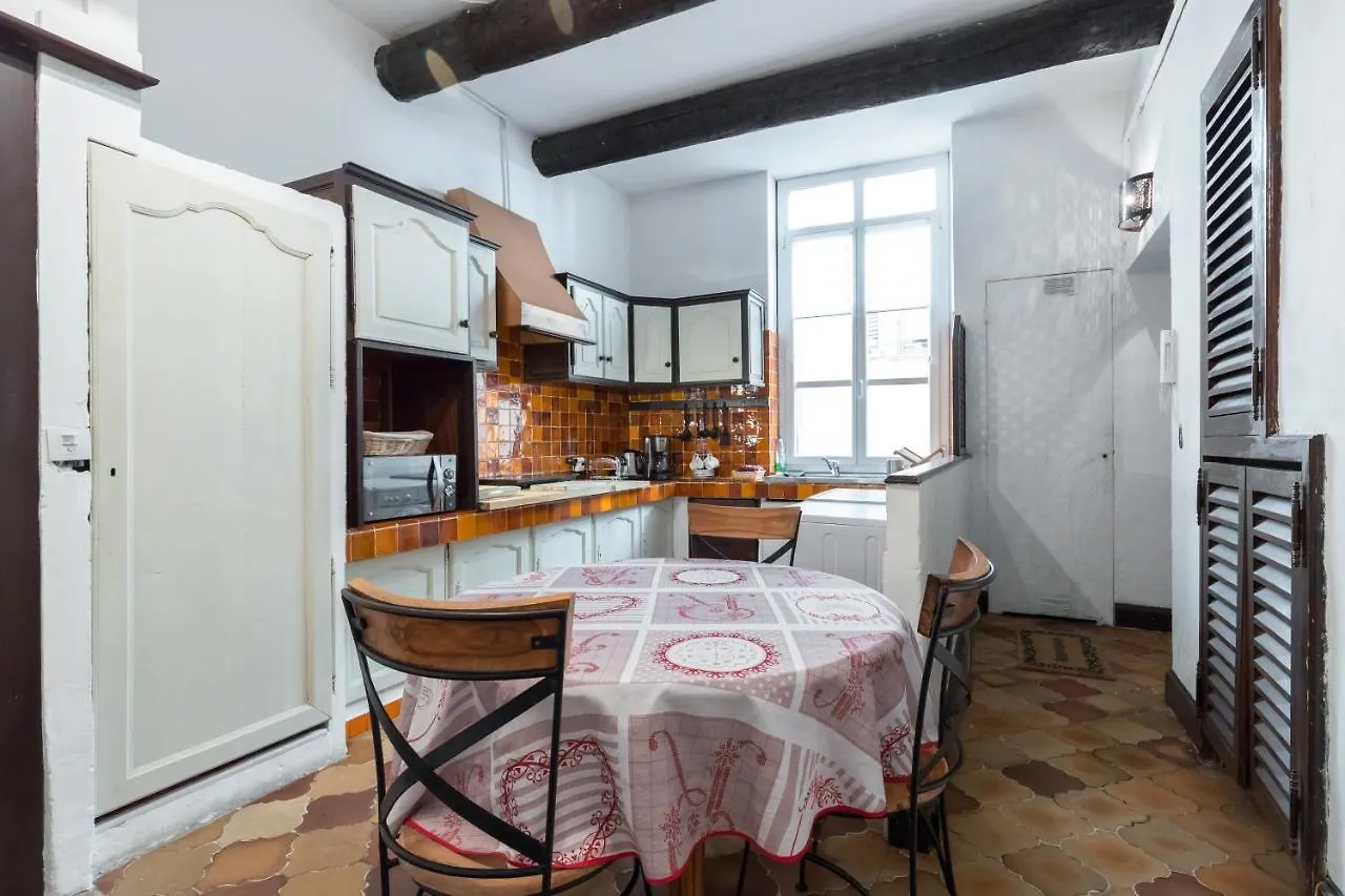 Apartment L'Oustaria 3 Bedrooms Apartment, Old Town Nice