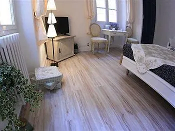 Apartment L'Oustaria 3 Bedrooms Apartment, Old Town Nice