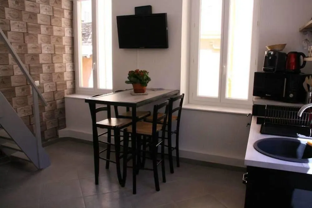 Apartment L'Oustaria 3 Bedrooms Apartment, Old Town Nice