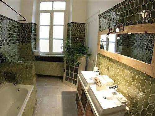 L'Oustaria 3 Bedrooms Apartment, Old Town Nice Apartment