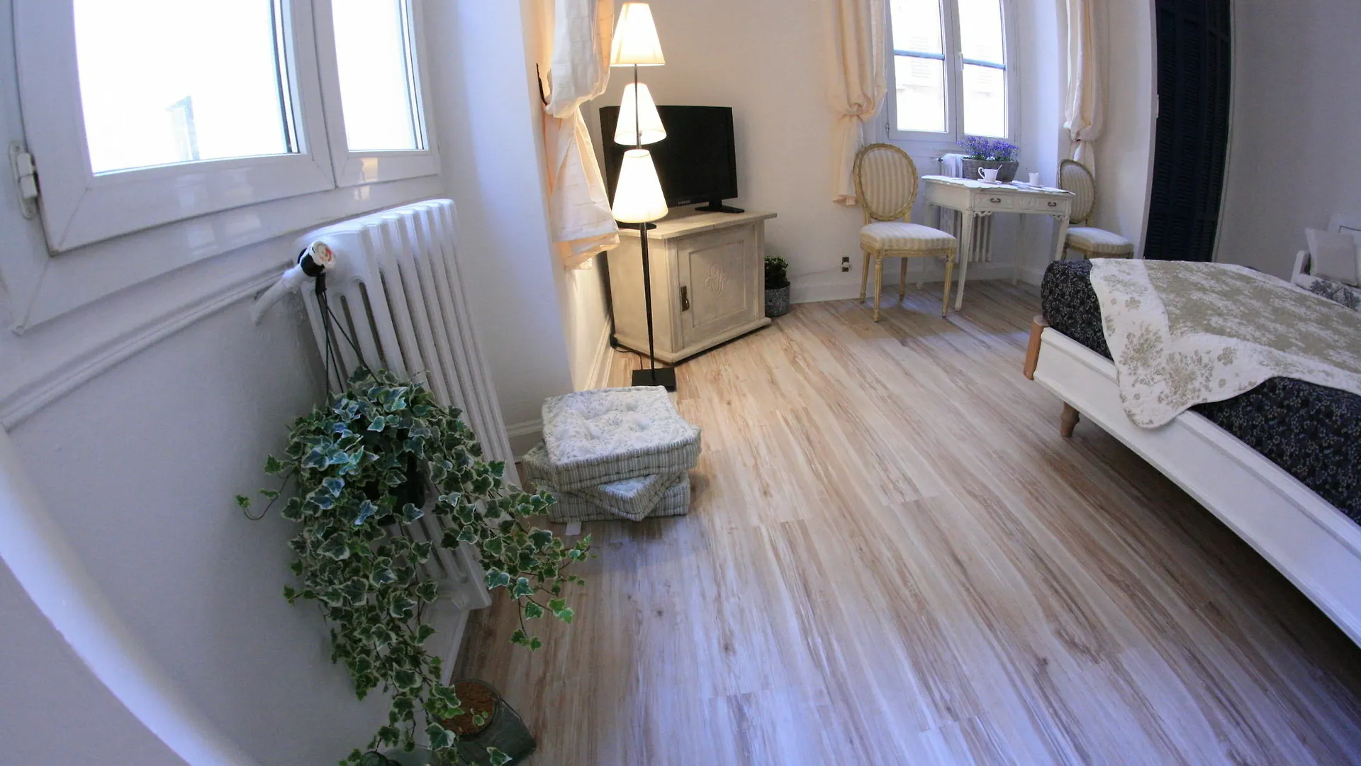 L'Oustaria 3 Bedrooms Apartment, Old Town Nice France