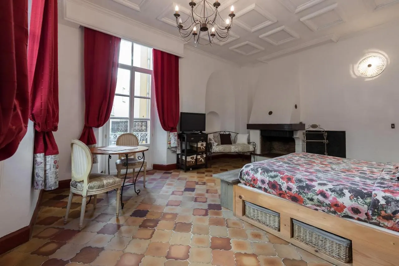L'Oustaria 3 Bedrooms Apartment, Old Town Nice Apartment